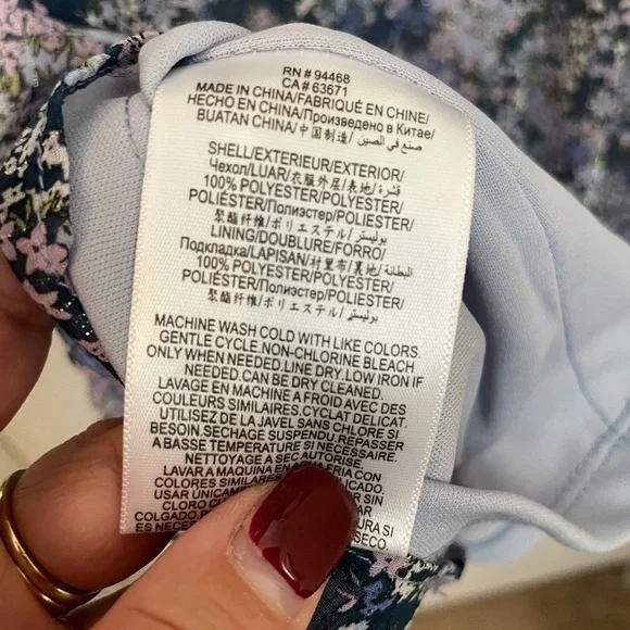 BCBG BABYDOLL FLORAL DRESS,MINI LENGTH, SIZE 6. BALLOON SLEEVES, SQUARE NECKLINE - Picture 11 of 16